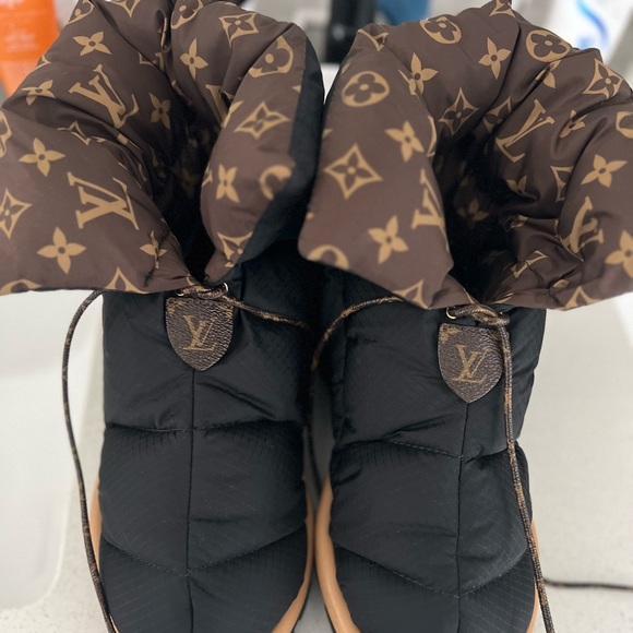 Louis Vuitton snow boots - worn 2 times. In almost brand new condition. - Picture 1 of 4
